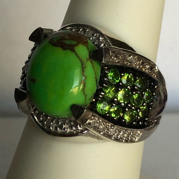 Mojave Green Turquoise Chrome Diopside & Diamonds in Platinum Ring